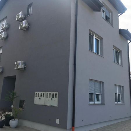 Apartman SLAVONIA 2 Ðakovo Bagian luar foto